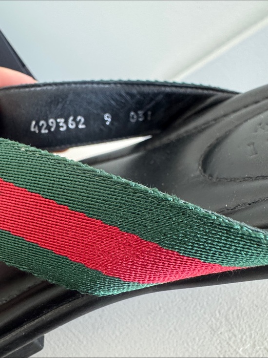 Gucci Men’s Black Leather Thong Sandals with Green & Red Web Stripe main image 4